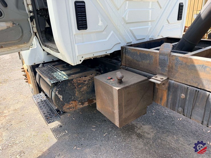 2007-international-7400-image-86