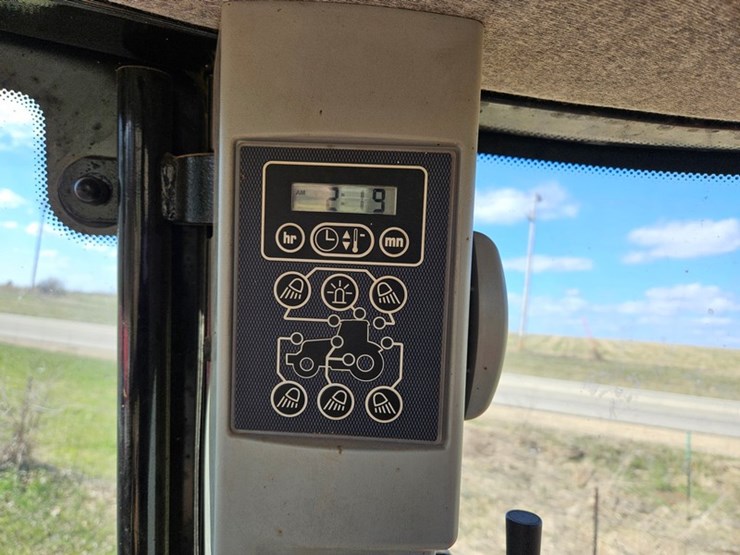 massey-ferguson-6480-image-35