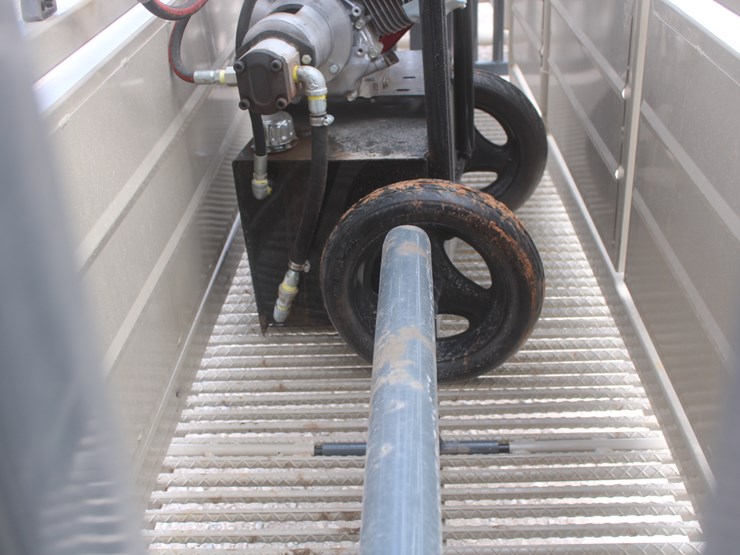 #1083-•-new-circle-t-portable-complete-cattle-processing-system-image-32