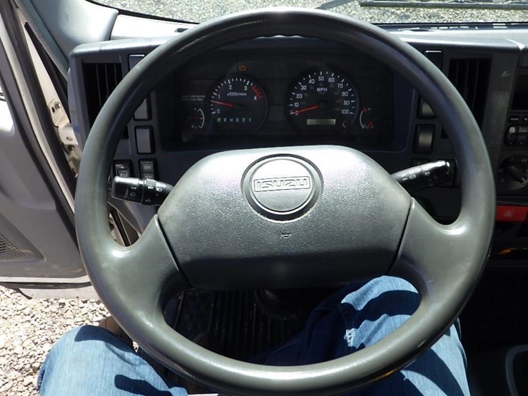 2010-isuzu-npr-image-20