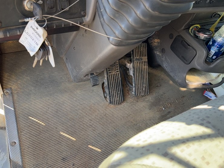 2015-kenworth-t370-image-21