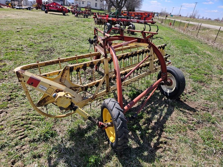 new-holland-258-image-3