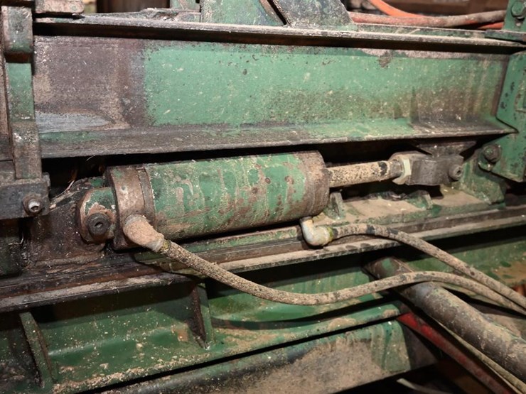 #116-•-cleereman-38-3hb-carriage-and-track-image-15