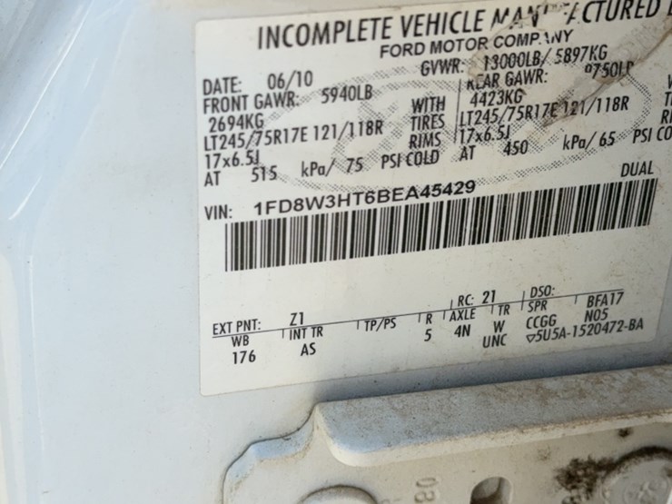 2011-ford-f350-image-16