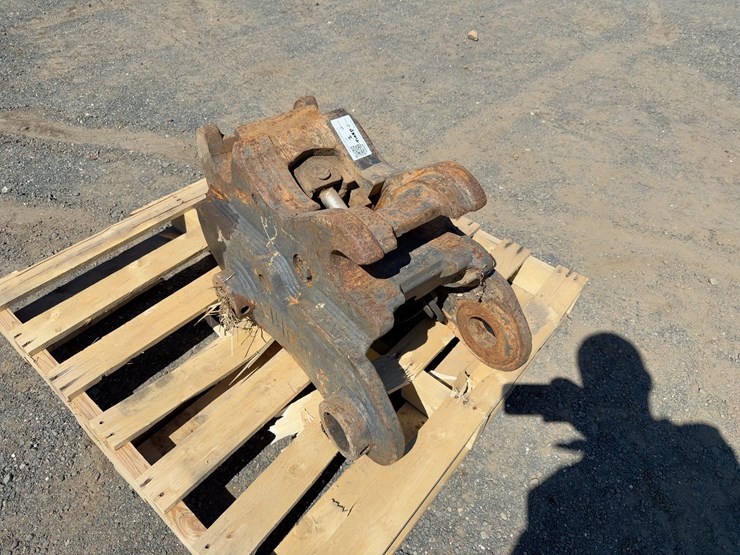 jrb-hydraulic-quick-coupler-image-4