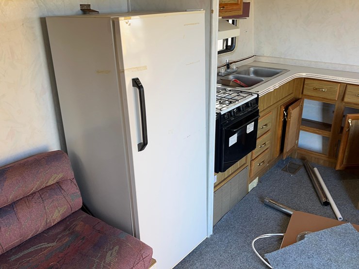 1997-gulf-stream-camper/office-image-42