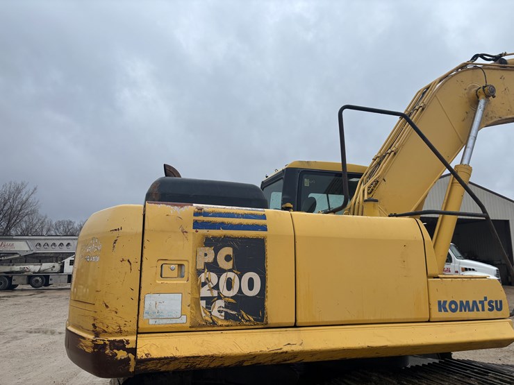 2001-komatsu-pc200-lc-image-13