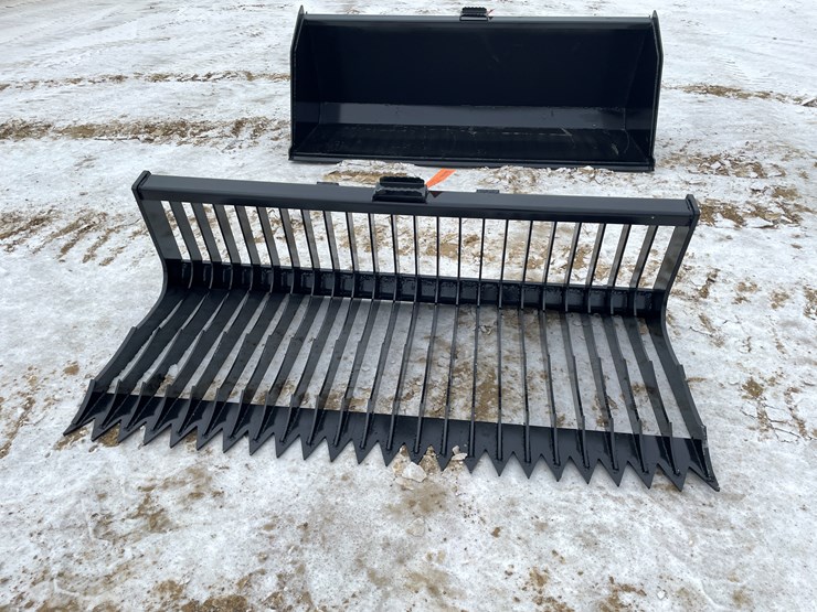 #2046-•-skid-steer-mount-72"-fine-tooth-skeleton-bucket-image-2