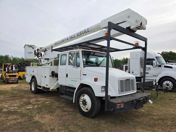 2001-freightliner-fl70-image-6