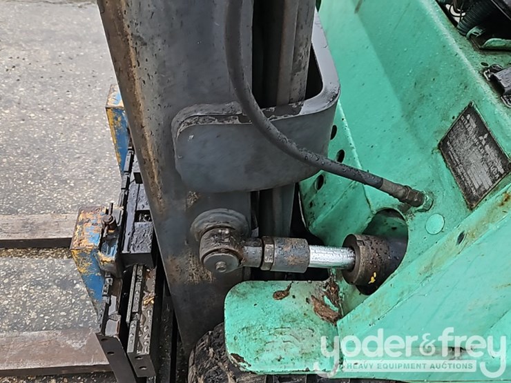 2001-mitsubishi-fgc25-image-14