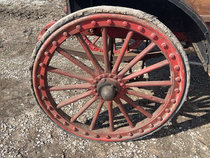 international-highwheeler-image-22