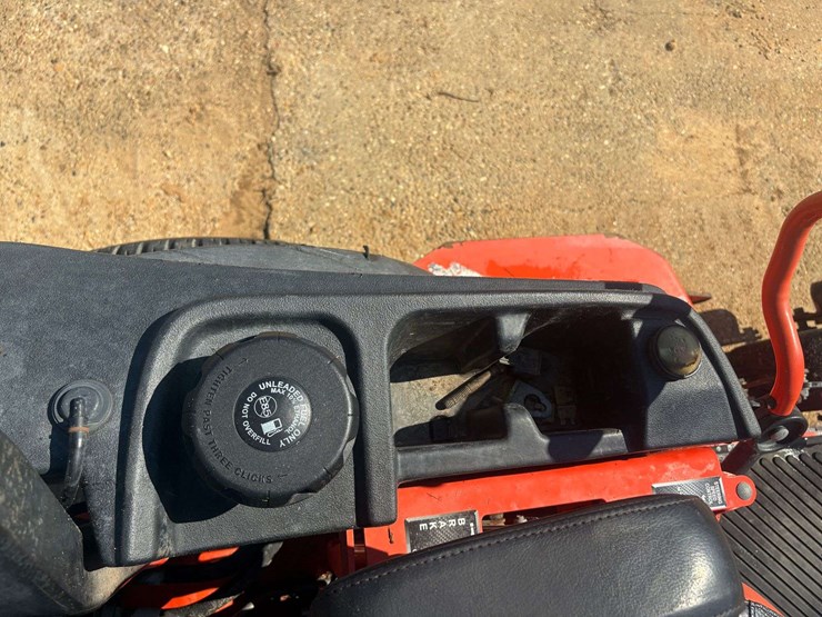 2016-badboy-outlaw-xp-61"-zero-turn-mower-(723.8-hours)-image-9