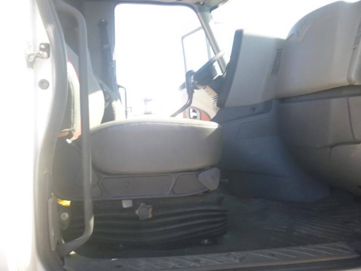 2012-international-prostar-image-12