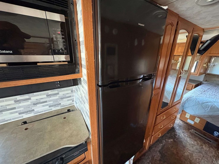 2004-ford-"daybreak"-motorhome-image-23