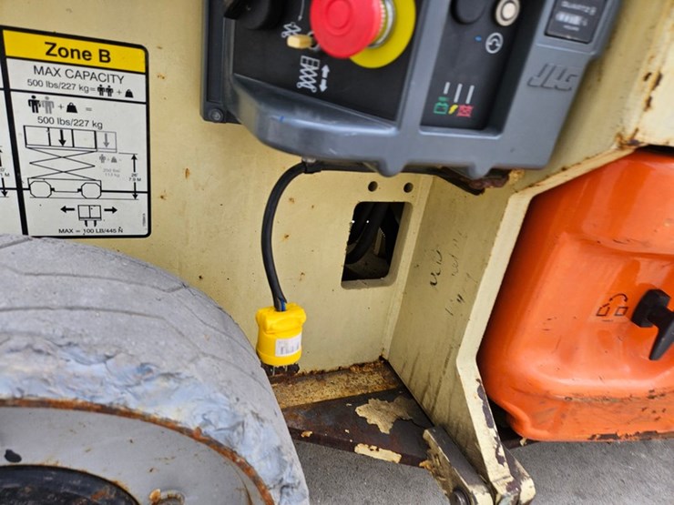jlg-2630es-image-13