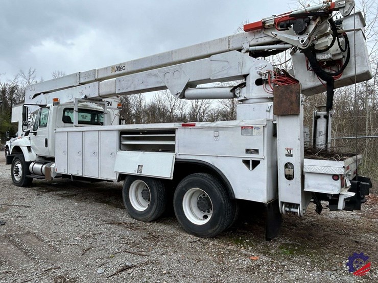 2009-international-7400-image-5