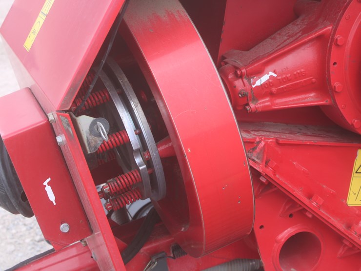 2015-massey-ferguson-1840-image-40