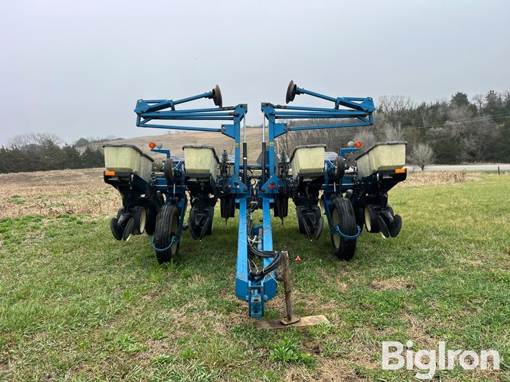 kinze-2200-image-2