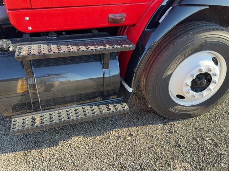 2004-international-8600-image-4