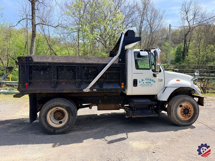 2007-international-7400-image-6