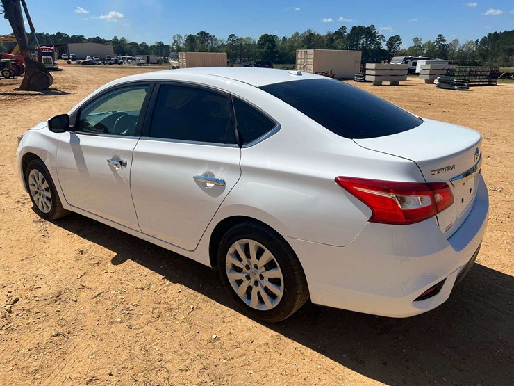 2017-nissan-sentra-sv-4-door-sedan-(169,691-miles)-image-2