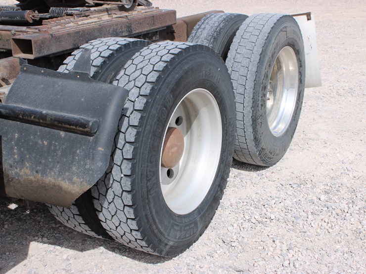 2004-kenworth-t800-image-18