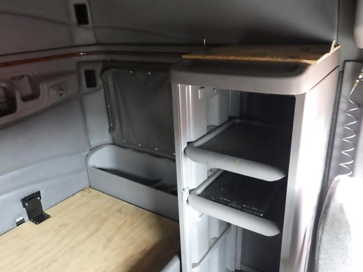 2006-peterbilt-387-image-49