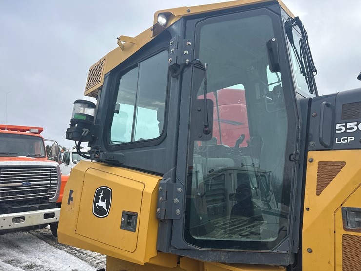 deere-550k-lgp-image-12