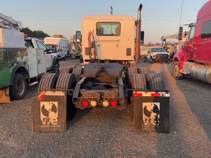 2019-kenworth-t680-image-8