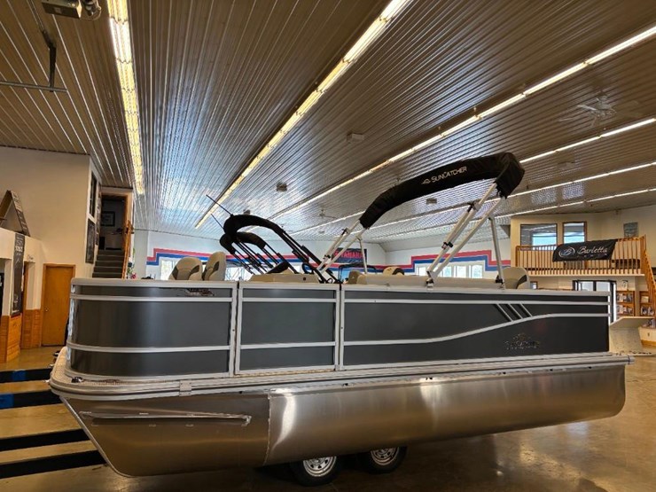 2025-g3-suncatcher-select-18f-pontoon-image-2