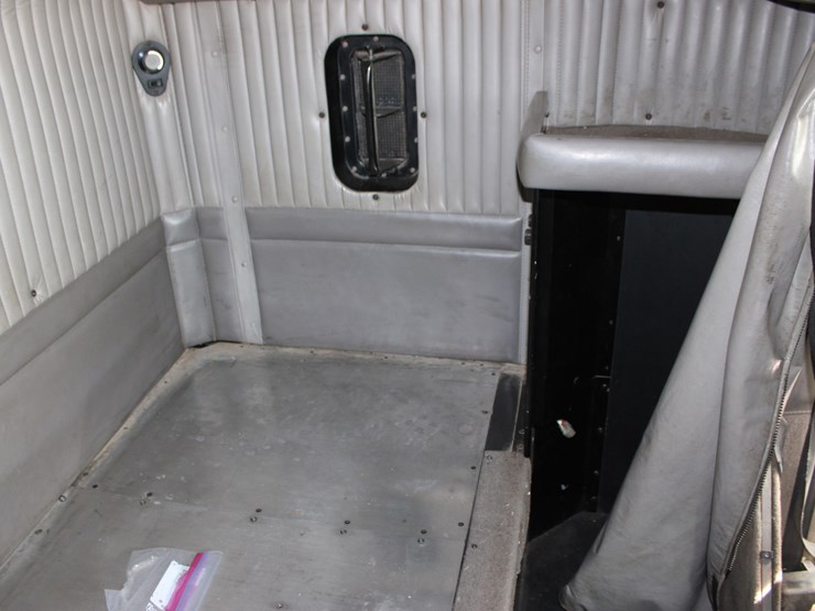 2004-kenworth-t800-image-59