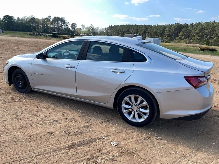 2019-chevrolet-malibu-lt-4-door-sedan-(150,431-miles)-image-2