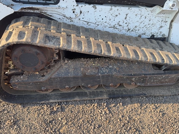 2017-bobcat-t740-image-5