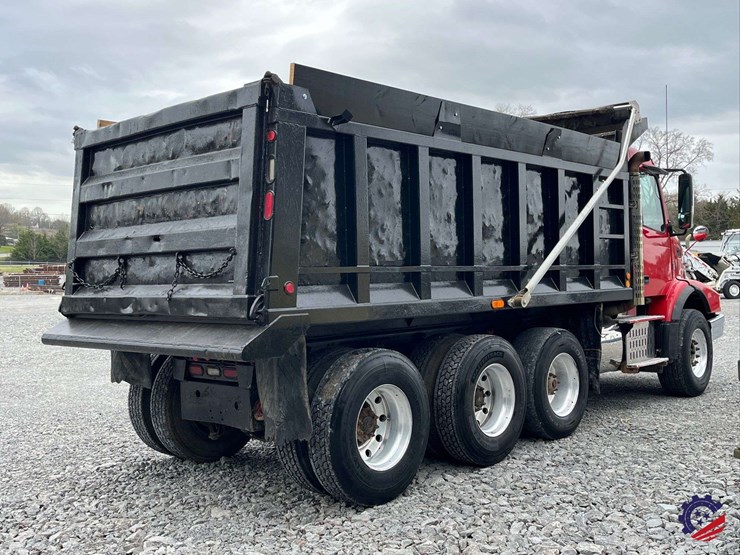 2011-volvo-truck-vhd-tri-axle-dump-truck-image-4