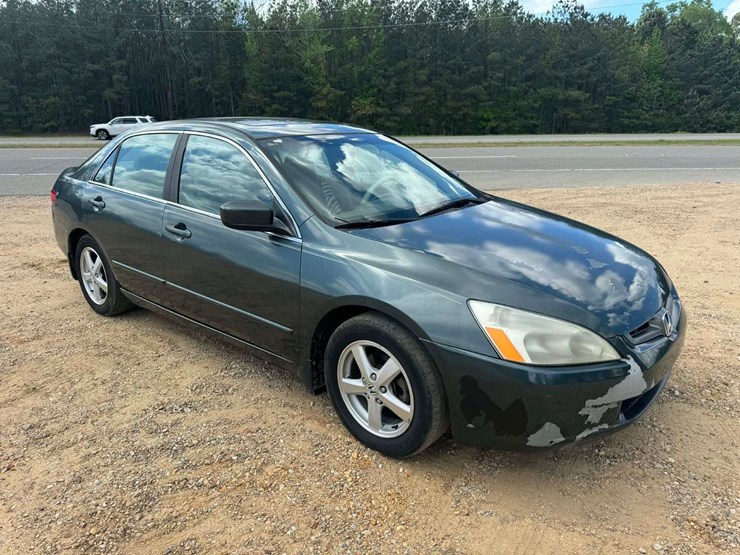 2005-honda-accord-4-door-sedan-(347,973-miles)-image-5