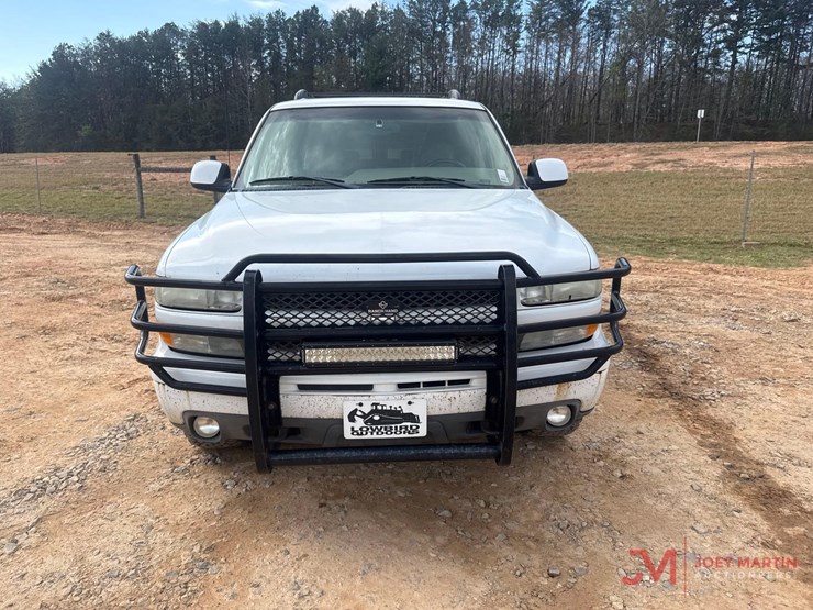 chevrolet-suburban-image-9