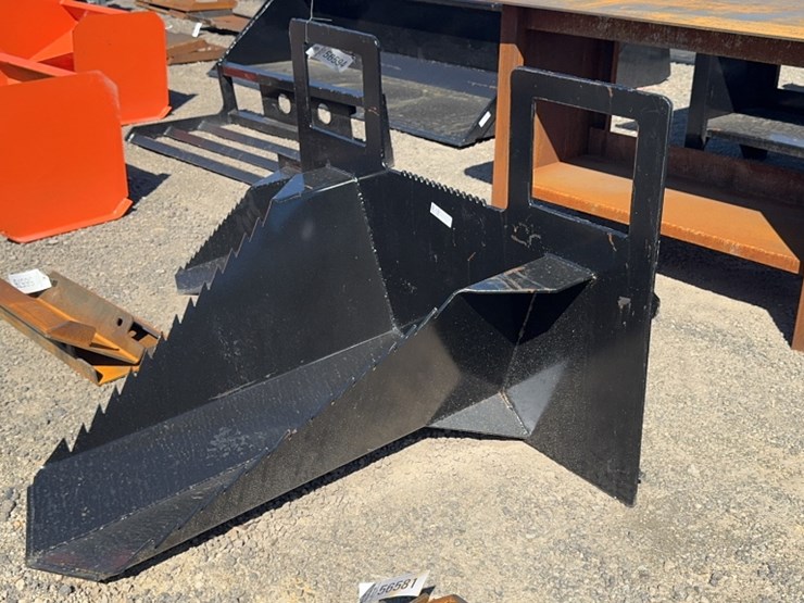 #1033-•-skid-steer-stump-bucket-image-4