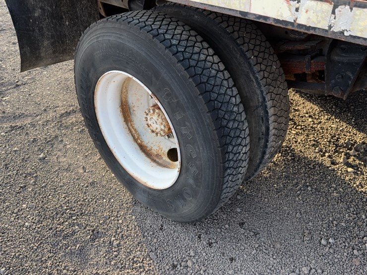 1994-ford-f700-image-6