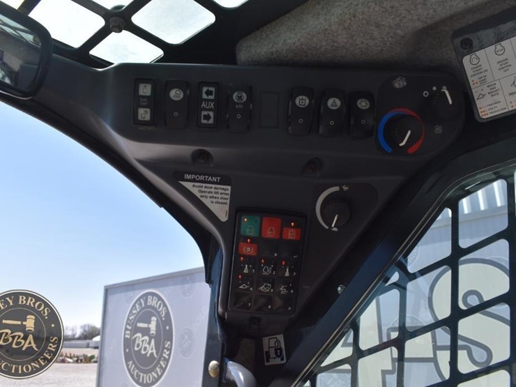 2020-deere-333g-image-44