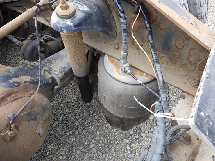 2006-peterbilt-387-image-10