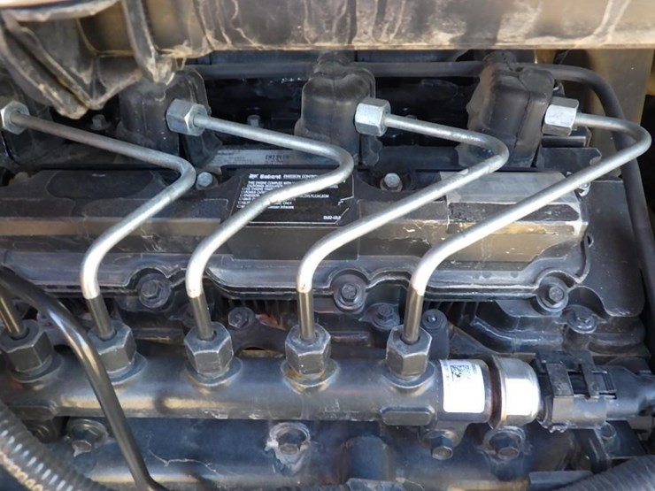 2020-bobcat-s550-image-12