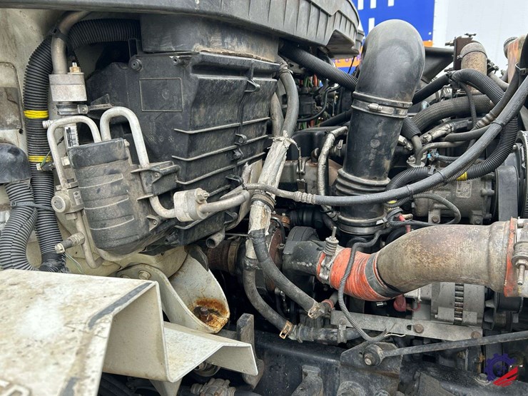 2009-international-7400-image-66