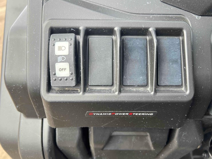 2023-can-am-defender-hd9-image-13