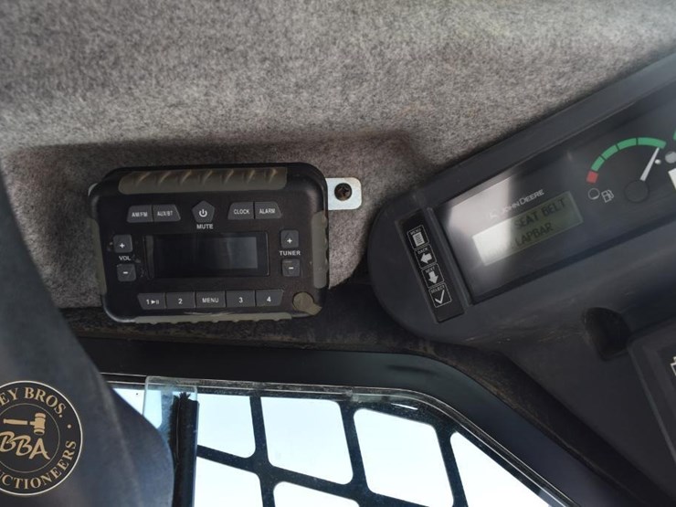 2020-deere-333g-image-46