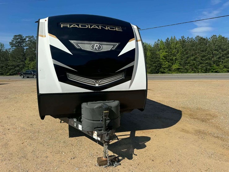 2021-radiance-28bh-bumper-pull-camper---bunks-image-12