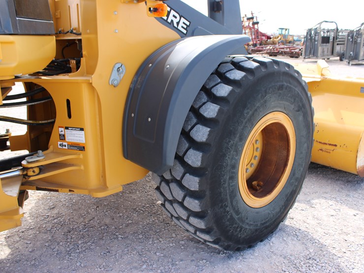 2021-deere-524p-image-86