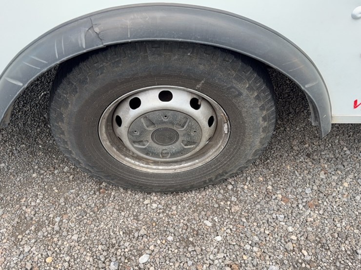 2015-ford-350-image-5