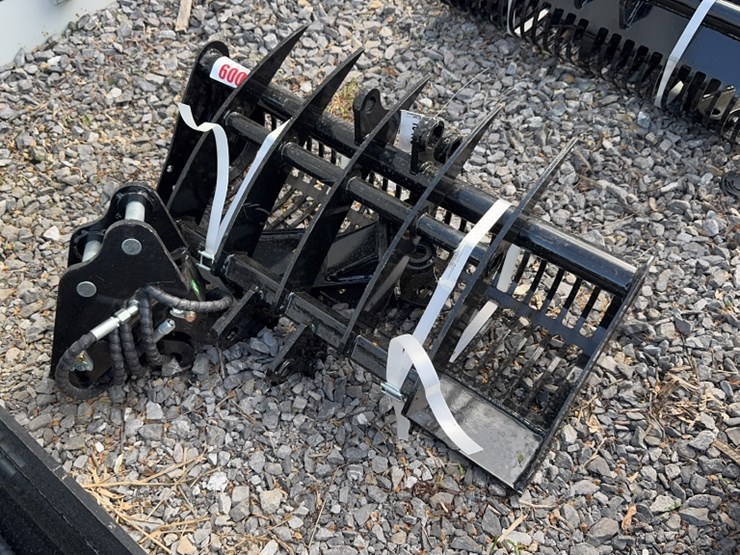 #6004-•-mini-excavator-attatchment-package-image-1