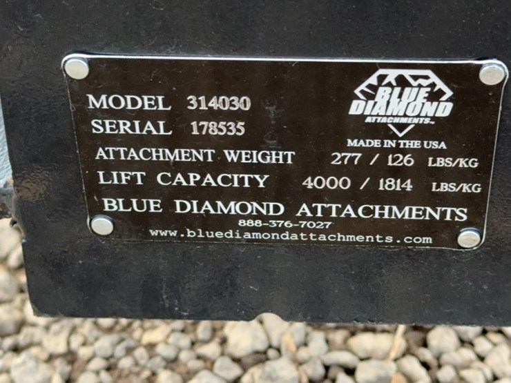 #2030-•-blue-diamond-42"-skid-steer-pallet-forks-image-3