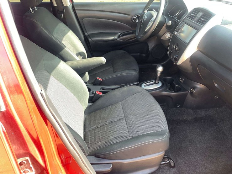 2019-nissan-versa-sv-4-door-sedan-(114,431-miles)-image-17